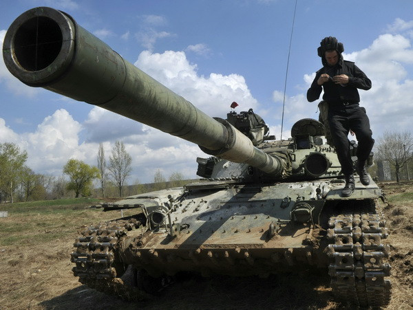 Chuyên gia: Mỹ chuyển vũ khí cho Ukraine tạo cân bằng trong xung đột ảnh 1