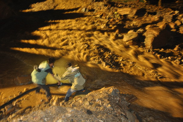 Tìm thấy người mất tích do mưa lũ nghiêm trọng tại Mù Cang Chải ảnh 1