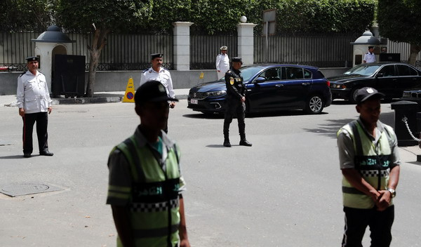 50 cảnh sát Ai Cập bị kết án tù vì đình công đòi giảm giờ làm ảnh 1