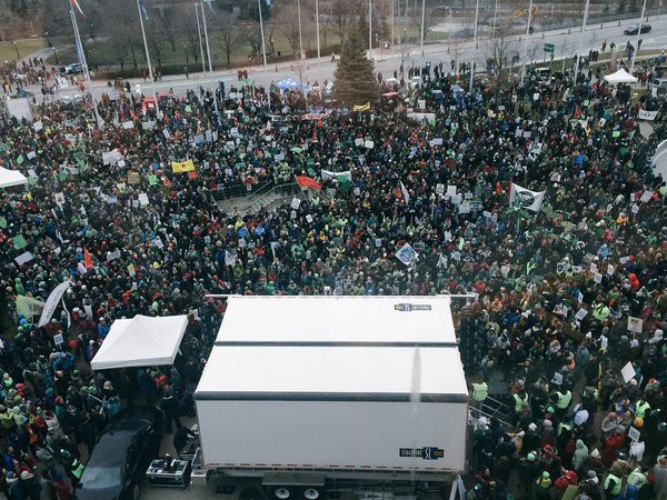 25.000 người Canada tuần hành ủng hộ chống biến đổi khí hậu ảnh 1