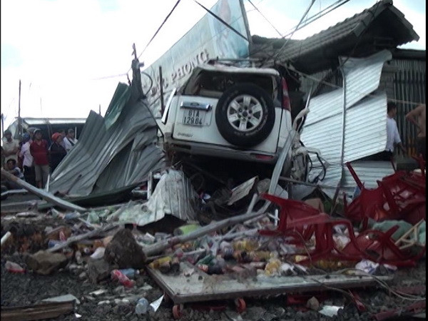 Khởi tố vụ tai nạn giao thông thảm khốc làm 10 người thương vong ảnh 1