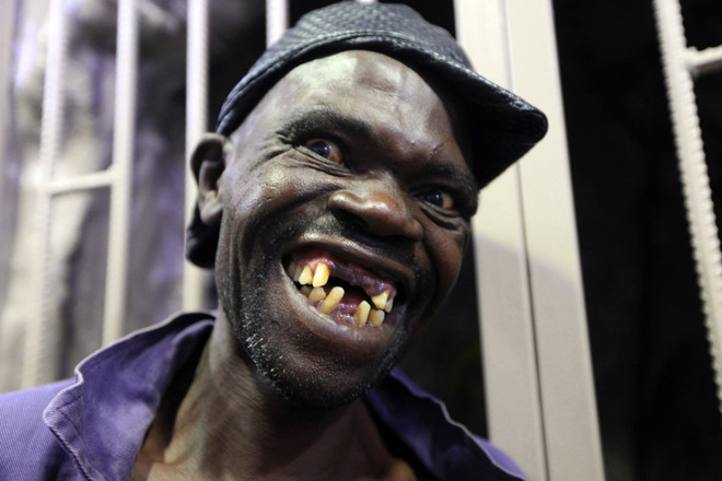 "Nam vương xấu trai nhất Zimbabwe" bị tố cáo chơi ăn gian ảnh 1