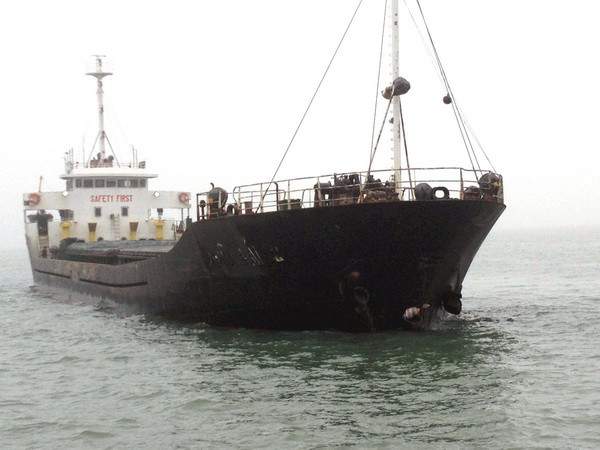 Hàng nghìn tấn hàng bị chìm trong các vụ va chạm tàu ảnh 1