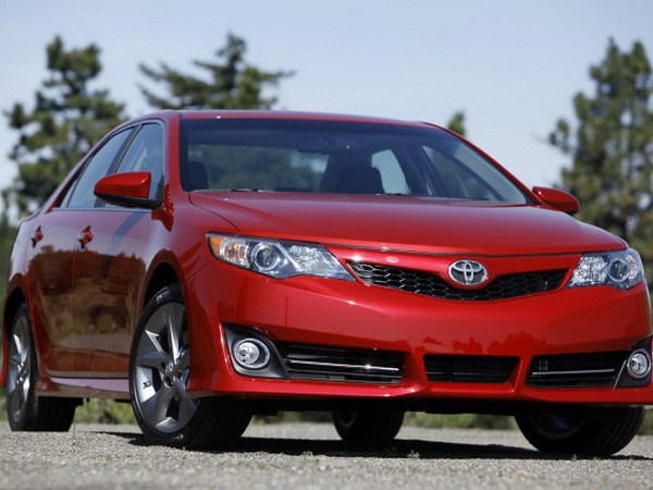Toyota mang mẫu Camry đời 2015 cách tân đến New York ảnh 1