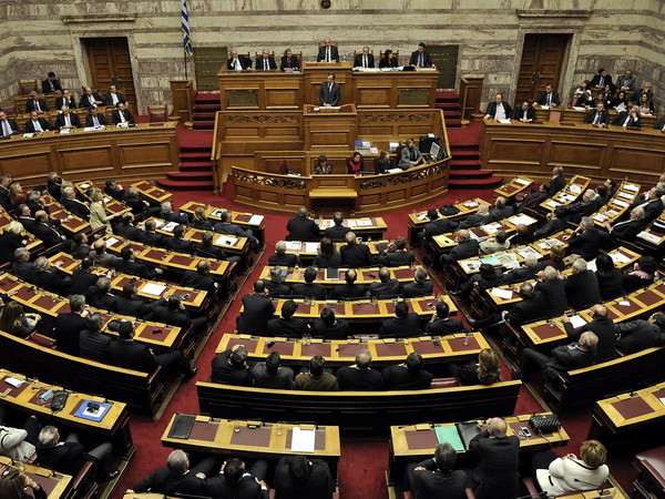 Hy Lạp thông qua dự luật cải cách để đổi lấy cứu trợ ảnh 1