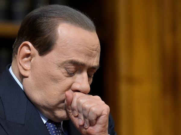 Cựu Thủ tướng Berlusconi từ bỏ danh hiệu "Hiệp sỹ" ảnh 1