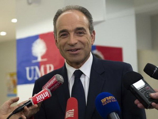 Phe trung hữu chiến thắng trong bầu cử địa phương Pháp ảnh 1