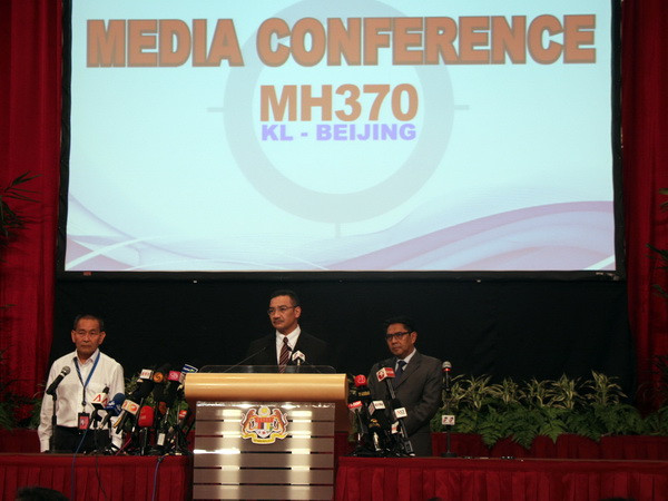 Australia sẽ trục vớt vật thể nghi của MH370 trong vài giờ tới ảnh 1