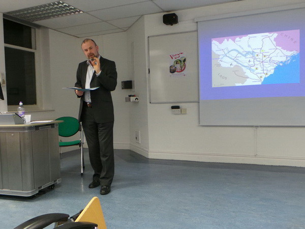 Sinh viên Việt Nam tại Anh tọa đàm về Điện Biên Phủ ảnh 1