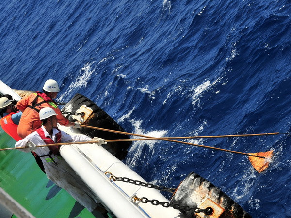 Trung Quốc hối thúc các bên tìm kiếm máy bay mất tích ảnh 1