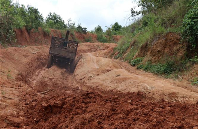 50 hộ dân làng Đê Kôn bị cô lập mỗi khi mùa mưa Tây Nguyên tới ảnh 1