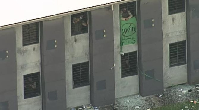 Australia: Tù nhân phóng hỏa nhà tù sau khi bị phong tỏa vì COVID-19 ảnh 1