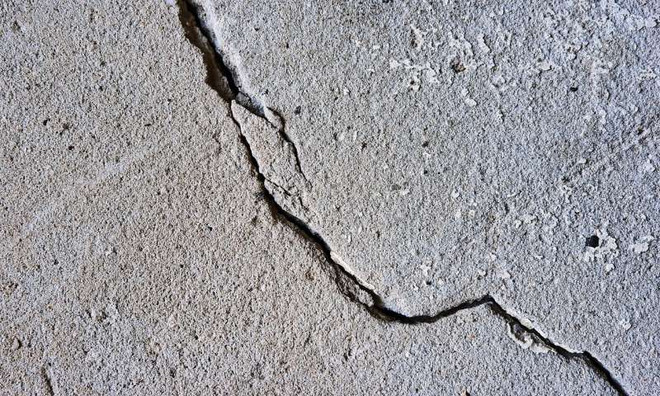 Indonesia tiếp tục hứng chịu động đất mạnh 5,7 độ ảnh 1