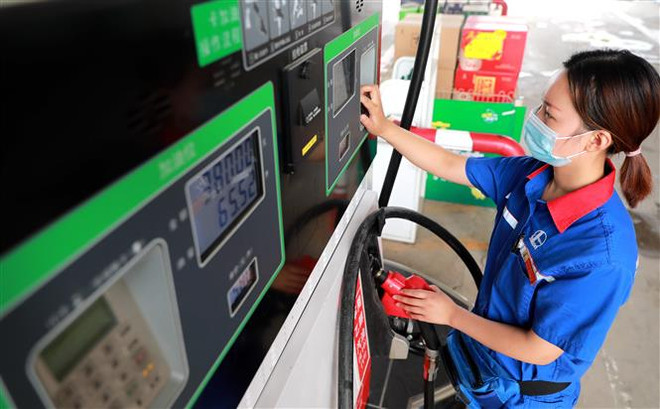 Giá dầu thị trường châu Á xuống mức thấp nhất kể từ tháng 7 ảnh 1