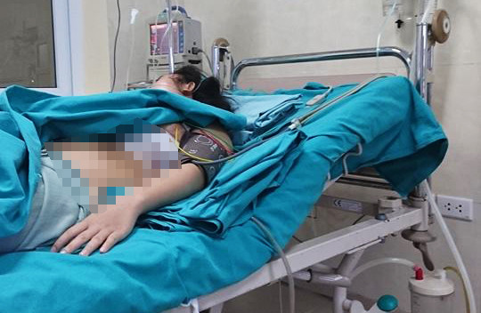 Hà Nội: Nghi vấn máy cắt cỏ phi “ám khí” vào ngực một phụ nữ ảnh 1