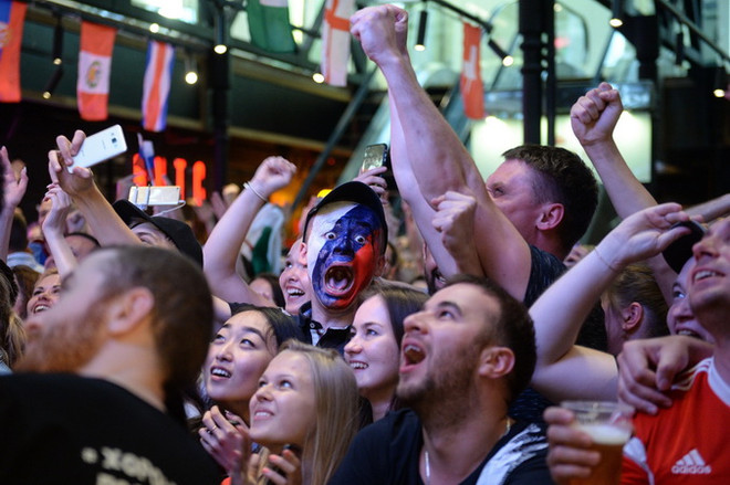 Sốt vé trận tứ kết Nga - Croatia, vé hạng 2 có giá hơn 1.100 USD ảnh 1