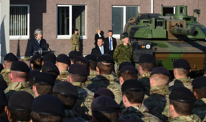 Mỹ cảnh báo "thay thế" Anh nếu không tăng chi tiêu quốc phòng ảnh 1