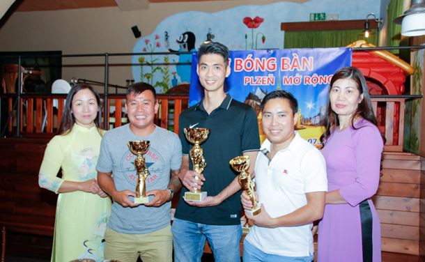 Người Việt ở Cộng hòa Séc tổ chức thành công Giải bóng bàn Plzeň ảnh 1