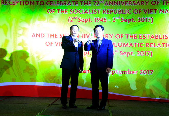Kỷ niệm 72 năm Quốc khánh và 55 năm thiết lập quan hệ Việt-Lào ảnh 2