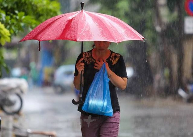 Ảnh minh họa. (Nguồn: Vietnam+) Đông Bắc Bộ và Thủ đô Hà Nội có mưa rào trong ngày hôm nay ảnh 1