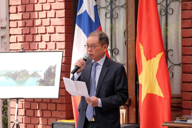Đại sứ Việt Nam tại Chile Nguyễn Ngọc Sơn phát biểu tại buổi lễ. (Nguồn: Đại sứ quán Việt Nam tại Chile) Kỷ niệm 43 năm ngày thống nhất đất nước tại Chile và Nga ảnh 2