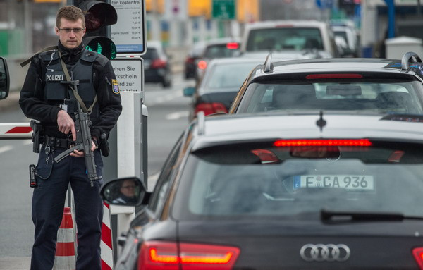 Đức phá vỡ âm mưu dùng dao tấn công giải chạy bán marathon ảnh 1