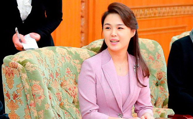Phu nhân nhà lãnh đạo Triều Tiên Ri Sol-ju. (Nguồn: CNN) Phu nhân nhà lãnh đạo Triều Tiên Ri Sol-ju tham dự tiệc tối ở Hàn Quốc ảnh 1