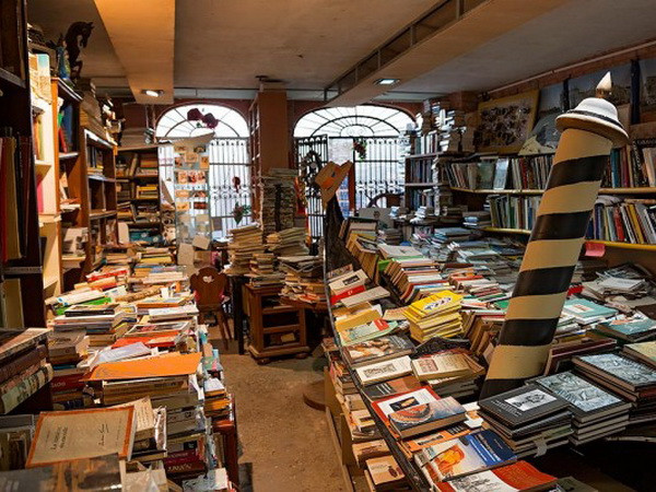 Thị trường sách in Italy trong tình trạng khủng hoảng ảnh 1