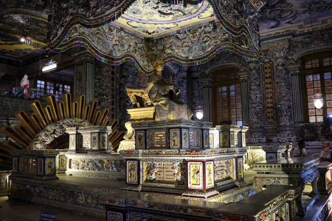 Khám phá 'tòa lâu đài' yên nghỉ của vua Khải Định ở Thừa Thiên-Huế ảnh 1