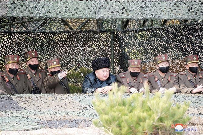 Ông Kim Jong-un giám sát vụ thử nghiệm vũ khí dẫn đường chiến thuật ảnh 1