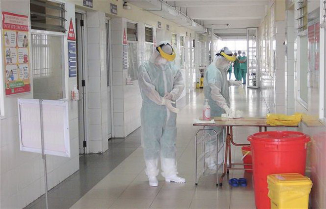 Việt Nam thêm 6 người mắc COVID-19 mới, có 2 ca liên quan BV Bạch Mai ảnh 1