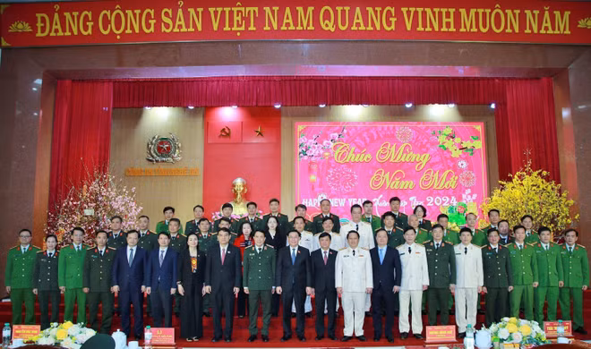 ttxvn_vuong_dinh_hue_10.jpg