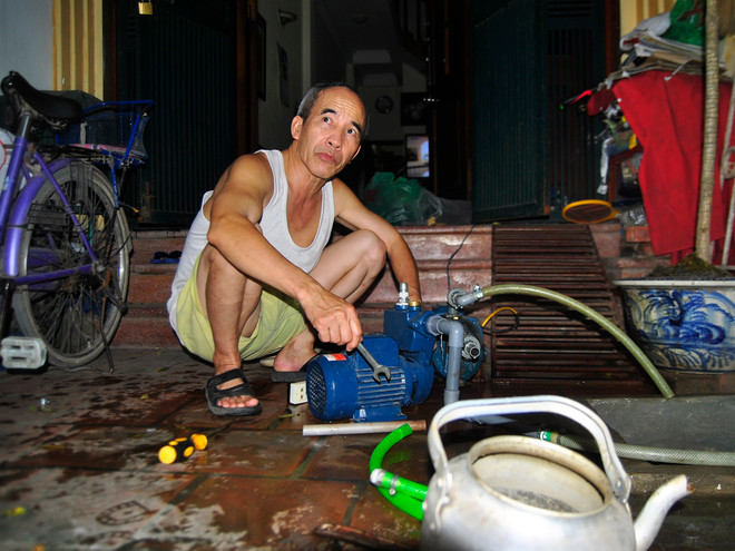 Hà Nội: Cả nghìn người dân "khát nước sạch", đơn vị cung ứng bó tay ảnh 1