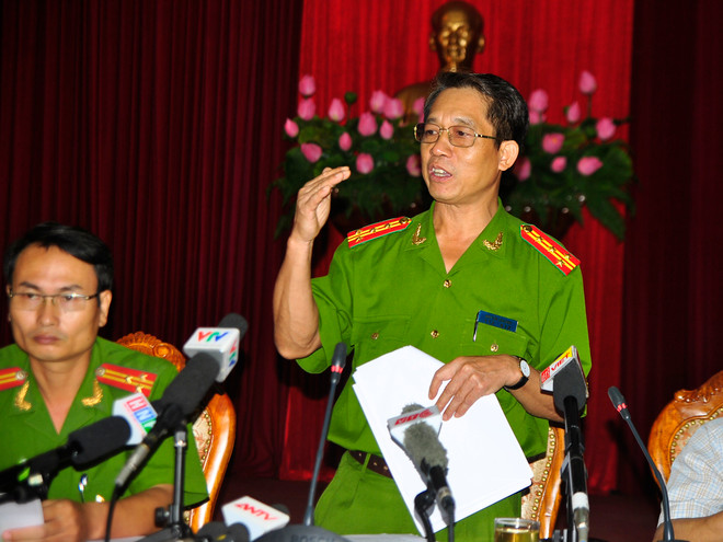 Đại tá Nguyễn Văn Sơn-Phó Giám đốc Sở Cảnh sát phòng cháy chữa cháy Hà Nội Hai vụ cháy lớn đêm 18/10 ở Hà Nội gây thiệt hại gần 140 tỉ đồng ảnh 1