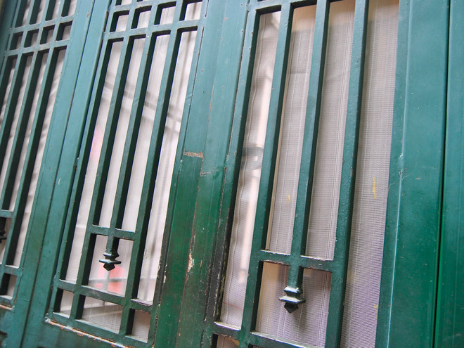 Hà Nội: Khu dân cư hơn một năm ngập chìm trong nước cống ảnh 10