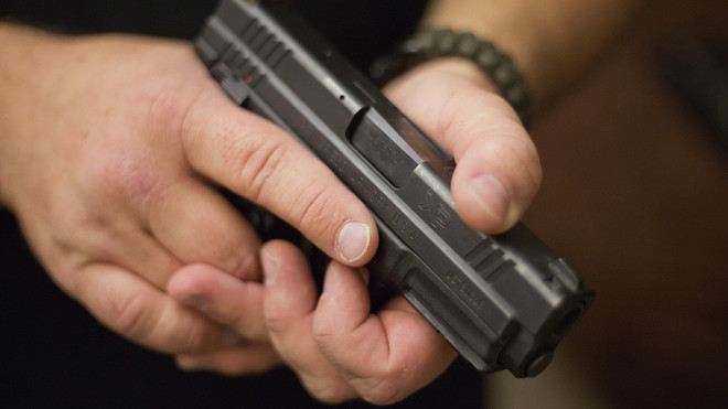 Điều tra vụ việc đối tượng cướp nghi có súng tại khu đô thị Ciputra ảnh 1