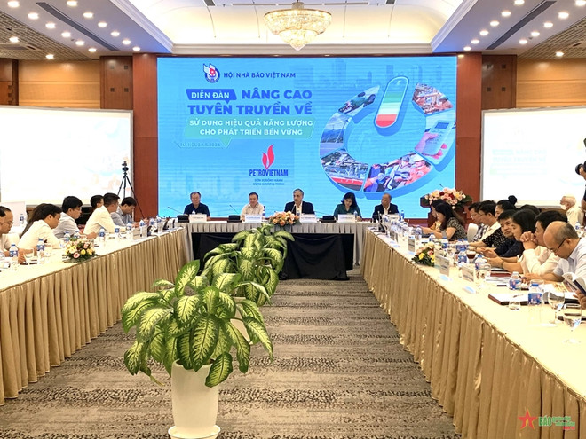 Nâng cao công tác tuyên truyền để tăng ý thức tiết kiệm điện ảnh 1