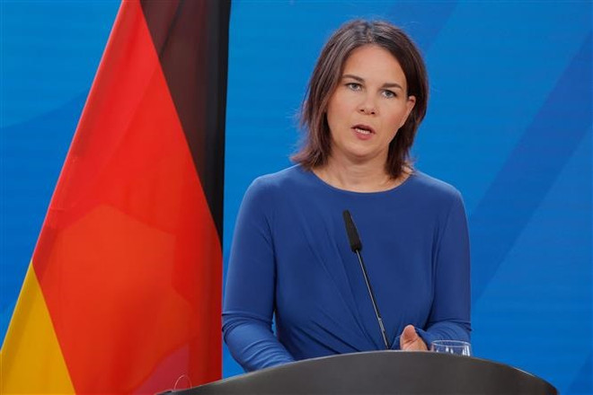Ngoại trưởng Đức Annalena Baerbock trong cuộc họp báo ở Berlin ngày 22/6/2023. (Ảnh: AFP/TTXVN) Ngoại trưởng Đức hủy chuyến công du Ấn Độ Dương-Thái Bình Dương ảnh 1