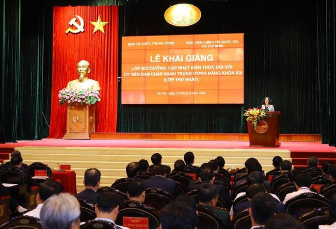 Bồi dưỡng và cập nhật kiến thức đối với Ủy viên Trung ương Đảng ảnh 1