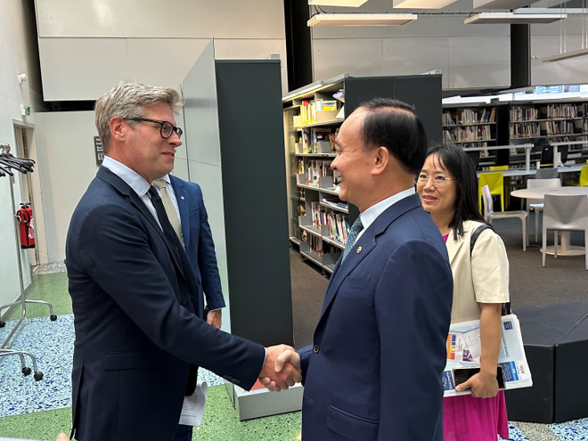 Hà Nội tăng cường hợp tác với Vùng Ile-de-France của Pháp ảnh 1