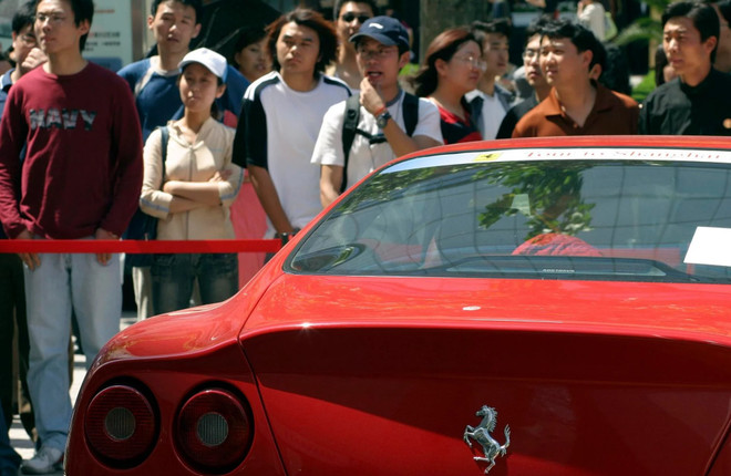 Phụ nữ nước nào mua nhiều siêu xe Ferrari nhất thế giới? ảnh 3