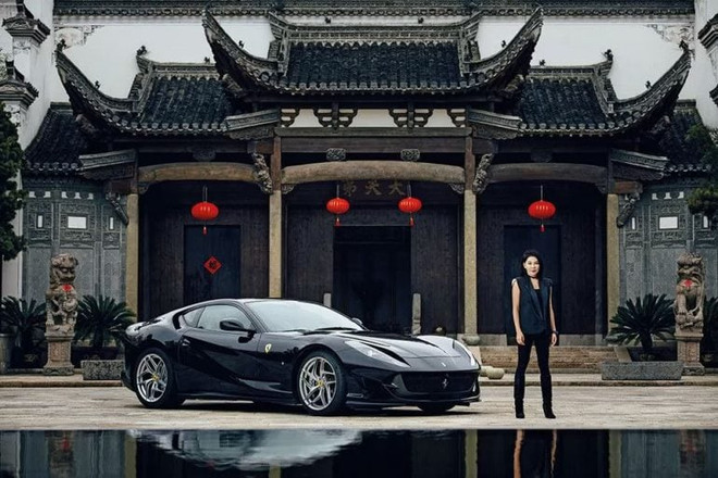 Phụ nữ nước nào mua nhiều siêu xe Ferrari nhất thế giới? ảnh 1