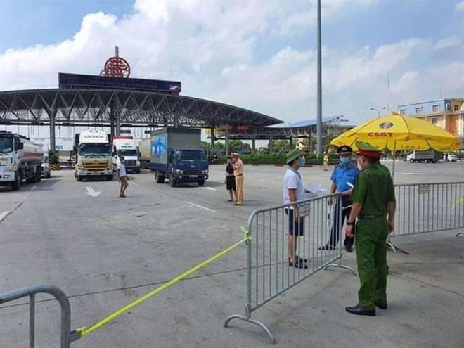 Hà Nội ngày đầu thực hiện Chỉ thị 16: 'Lá chắn thép' bảo vệ Thủ đô ảnh 1