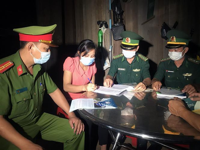 Tuyên truyền phòng, chống dịch COVID-19 cho người dân vùng biên giới ảnh 1