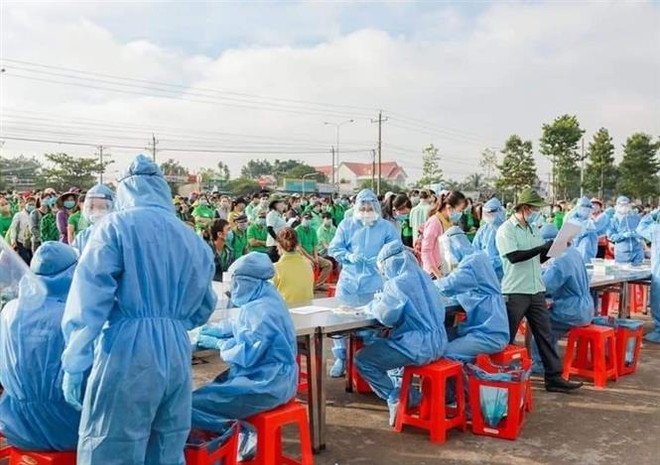 Bình Dương: Tỷ lệ các ca nghi ngờ mắc COVID-19 qua sàng lọc là 1% ảnh 1