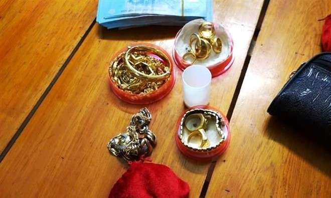 Quảng Bình: Con gái mở két sắt trộm tiền, vàng của mẹ ruột ảnh 2