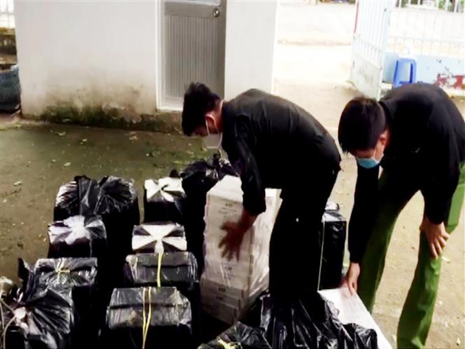 Thu giữ 4.500 bao thuốc lá lậu trong thời điểm giãn cách xã hội ảnh 1