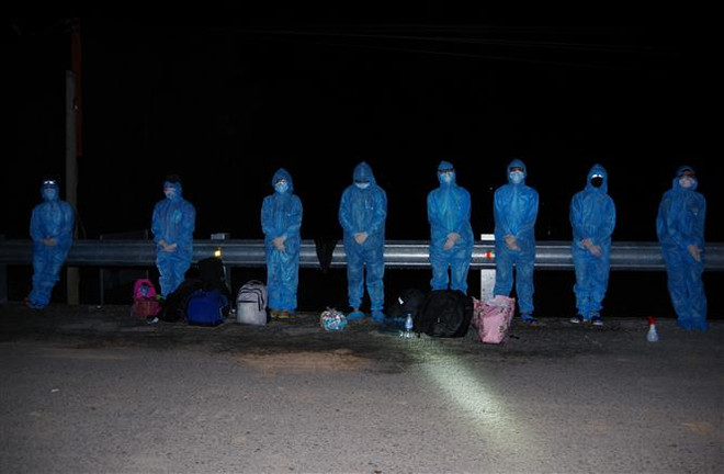 Nhiều đối tượng nhập cảnh trái phép dương tính với SARS-CoV-2 ảnh 1