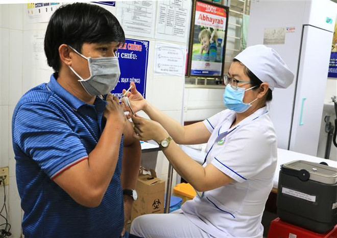 Tín hiệu lạc quan từ các mũi “chủ công” trong chiến lược vaccine ảnh 1