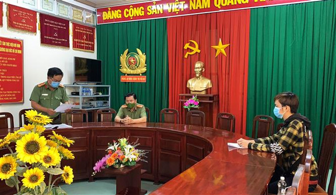 Xử phạt nhiều đối tượng đăng tin sai sự thật về COVID-19 trên Facebook ảnh 1